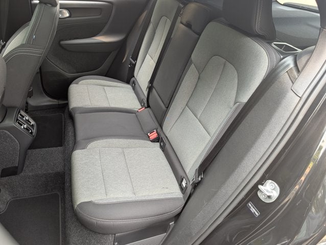 2025 Volvo XC40 Core Bright Theme