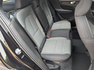 2025 Volvo XC40 Core Bright Theme