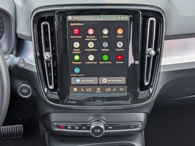 2025 Volvo XC40 Core Bright Theme
