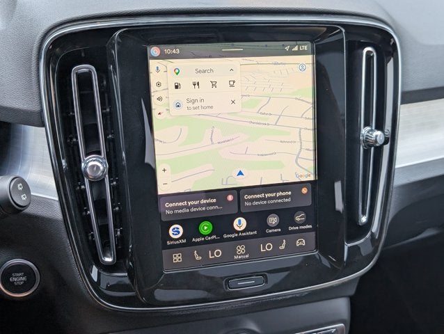 2025 Volvo XC40 Core Bright Theme