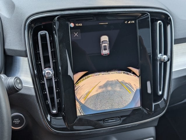 2025 Volvo XC40 Core Bright Theme