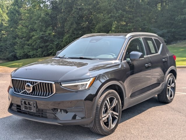2025 Volvo XC40 Core Bright Theme