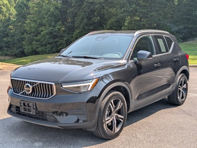 2025 Volvo XC40 Core Bright Theme