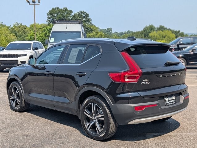 2025 Volvo XC40 Core Bright Theme