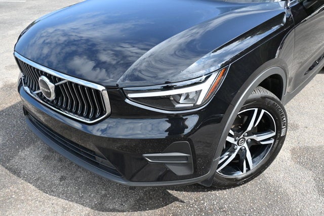 2025 Volvo XC40 Core Bright Theme
