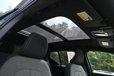 2025 Volvo XC40 Core Bright Theme