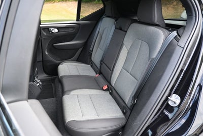 2025 Volvo XC40 Core Bright Theme