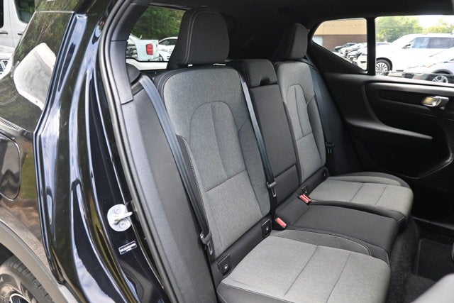 2025 Volvo XC40 Core Bright Theme