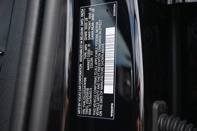 2025 Volvo XC40 Core Bright Theme