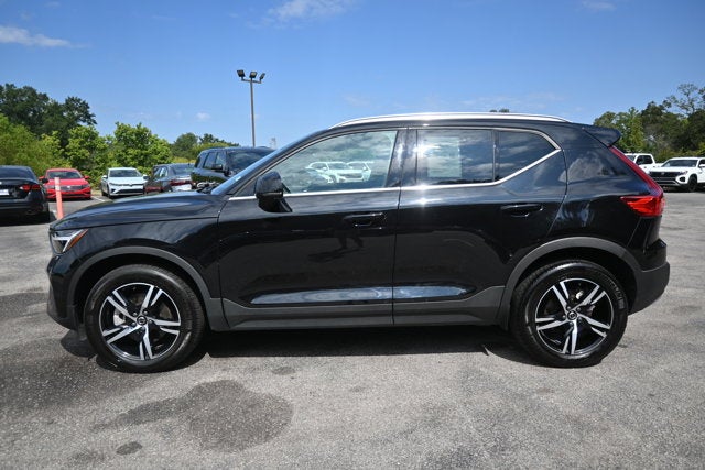 2025 Volvo XC40 Core Bright Theme