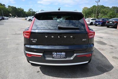 2025 Volvo XC40 Core Bright Theme