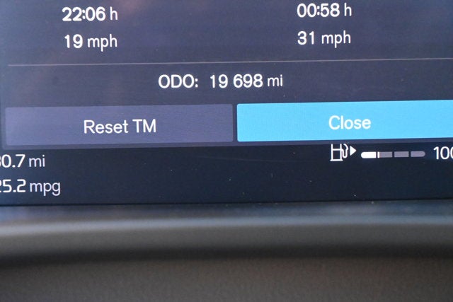 2025 Volvo XC40 Core Bright Theme