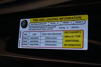 2025 Volvo XC40 Core Bright Theme