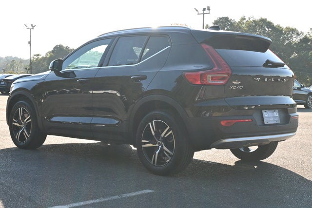 2025 Volvo XC40 Core Bright Theme
