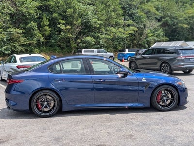 2018 Alfa Romeo Giulia Quadrifoglio Base