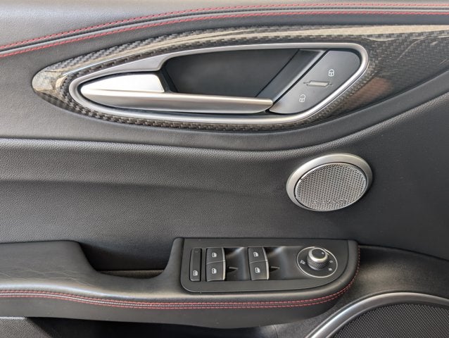 2018 Alfa Romeo Giulia Quadrifoglio Base