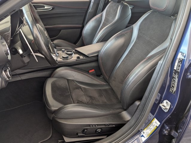 2018 Alfa Romeo Giulia Quadrifoglio Base