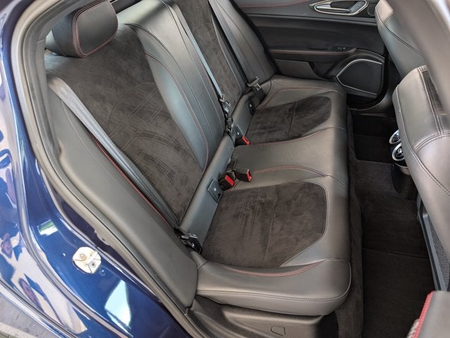 2018 Alfa Romeo Giulia Quadrifoglio Base