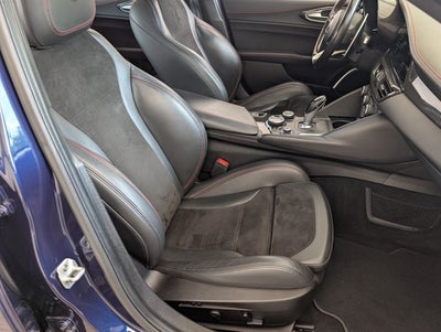 2018 Alfa Romeo Giulia Quadrifoglio Base