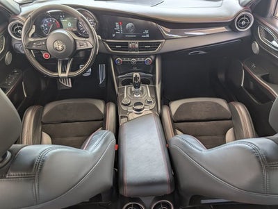 2018 Alfa Romeo Giulia Quadrifoglio Base