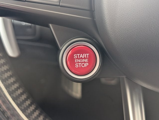 2018 Alfa Romeo Giulia Quadrifoglio Base